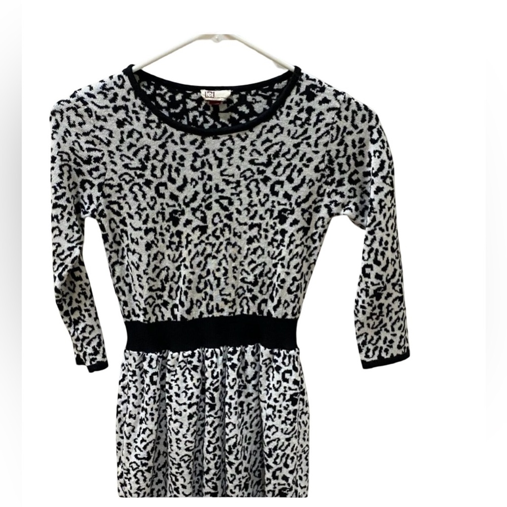 Stylish LEI black and white animal print sweater dress size 7